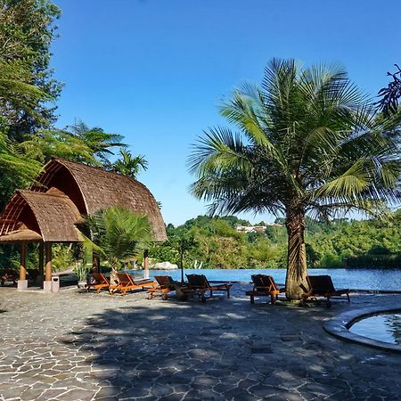 Sangria Resort And Spa Lembang Exterior foto