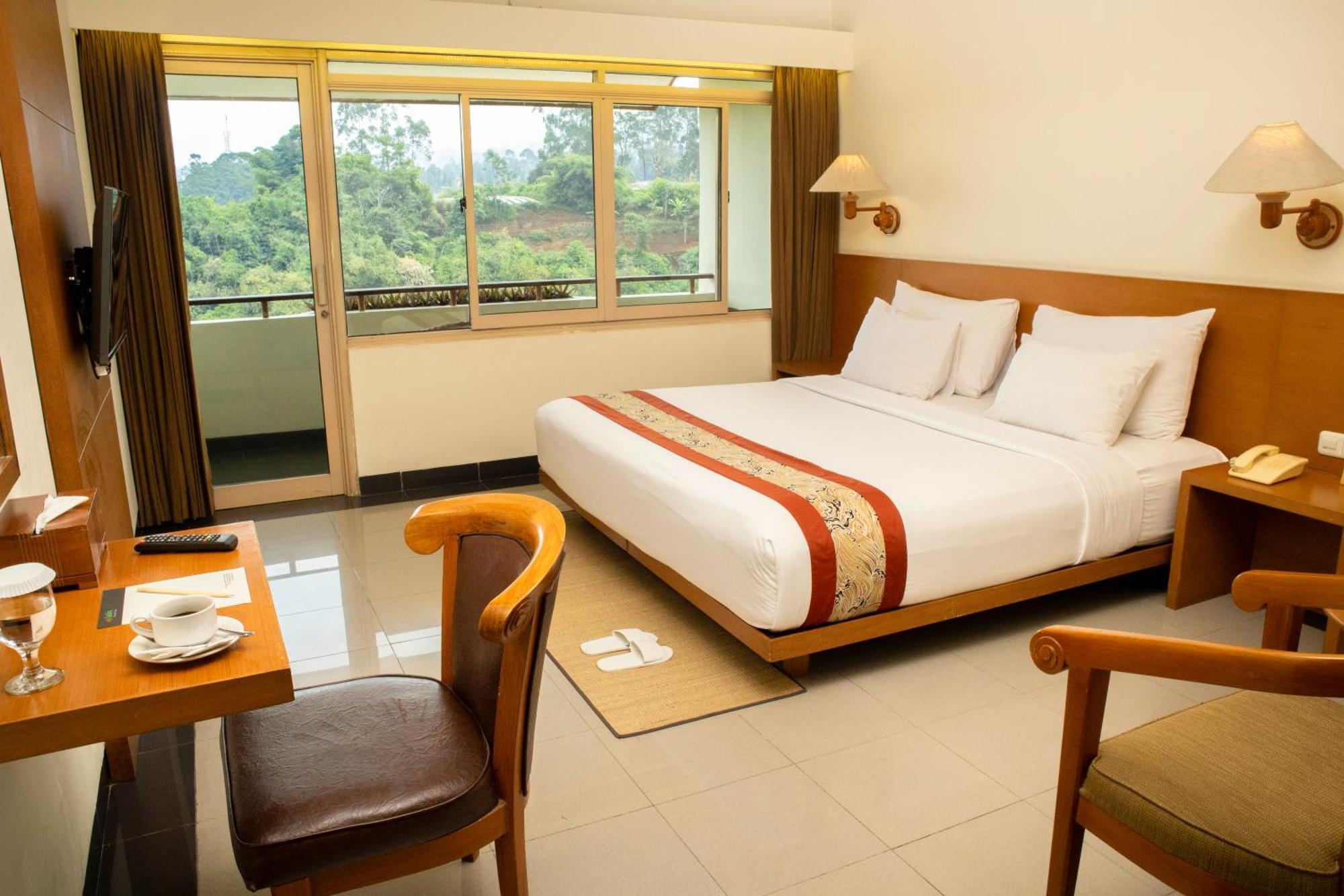 Sangria Resort And Spa Lembang Exterior foto