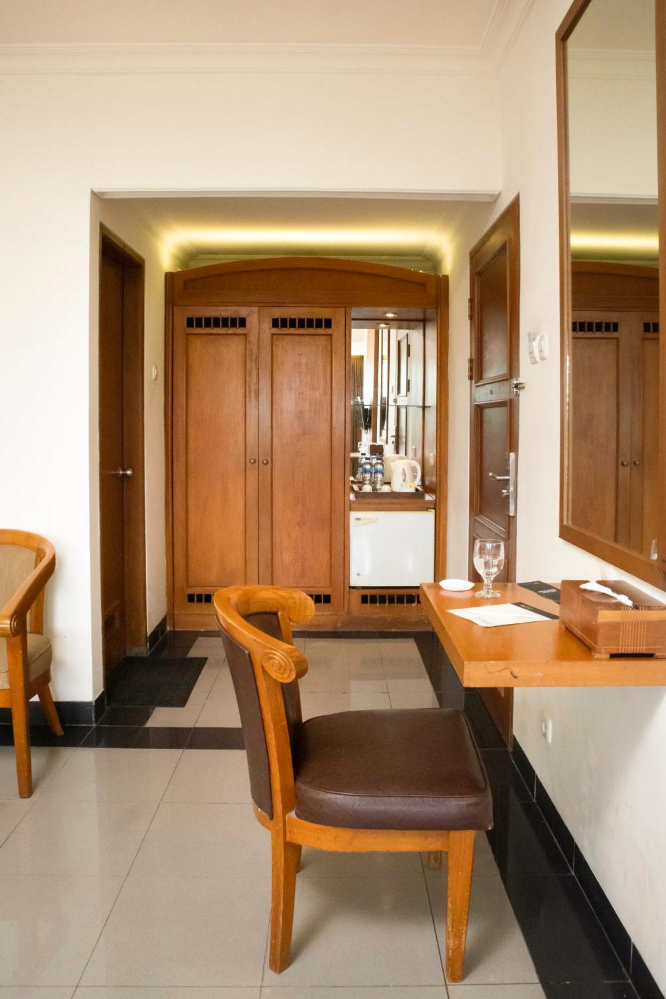 Sangria Resort And Spa Lembang Exterior foto